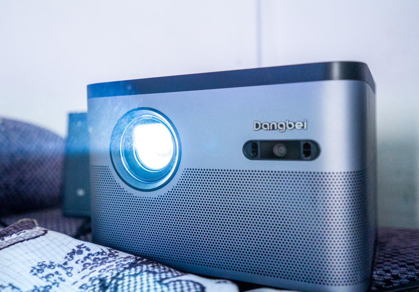 当贝投影仪f3真实测评,当贝f3投影仪真实效果