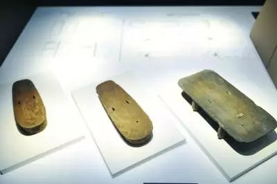 80年代木底鞋,前两年很火的木底鞋