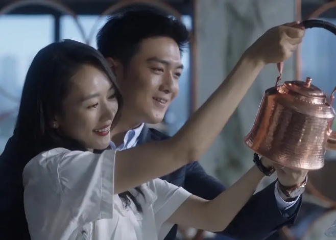 这个夏天我们在骂林有有的同时，还真别忘记好好感谢下这个姑娘