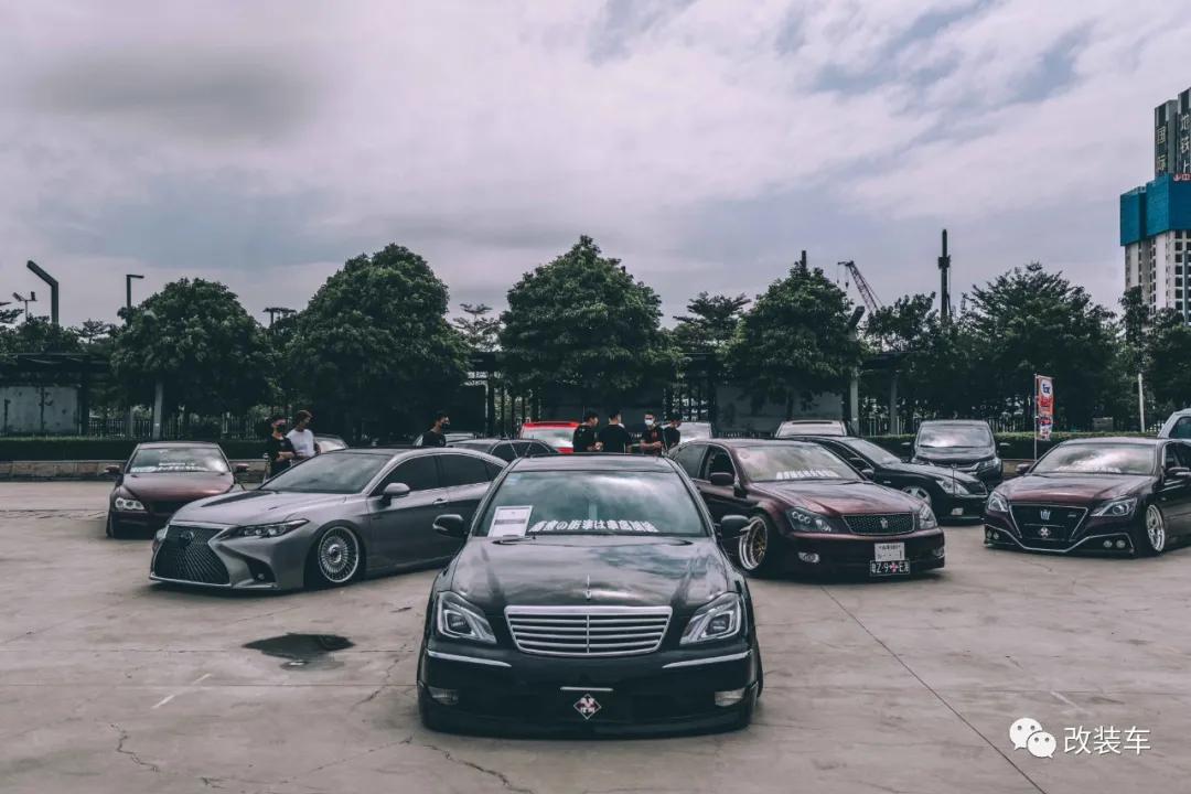 清一色皇冠,清一色豪车