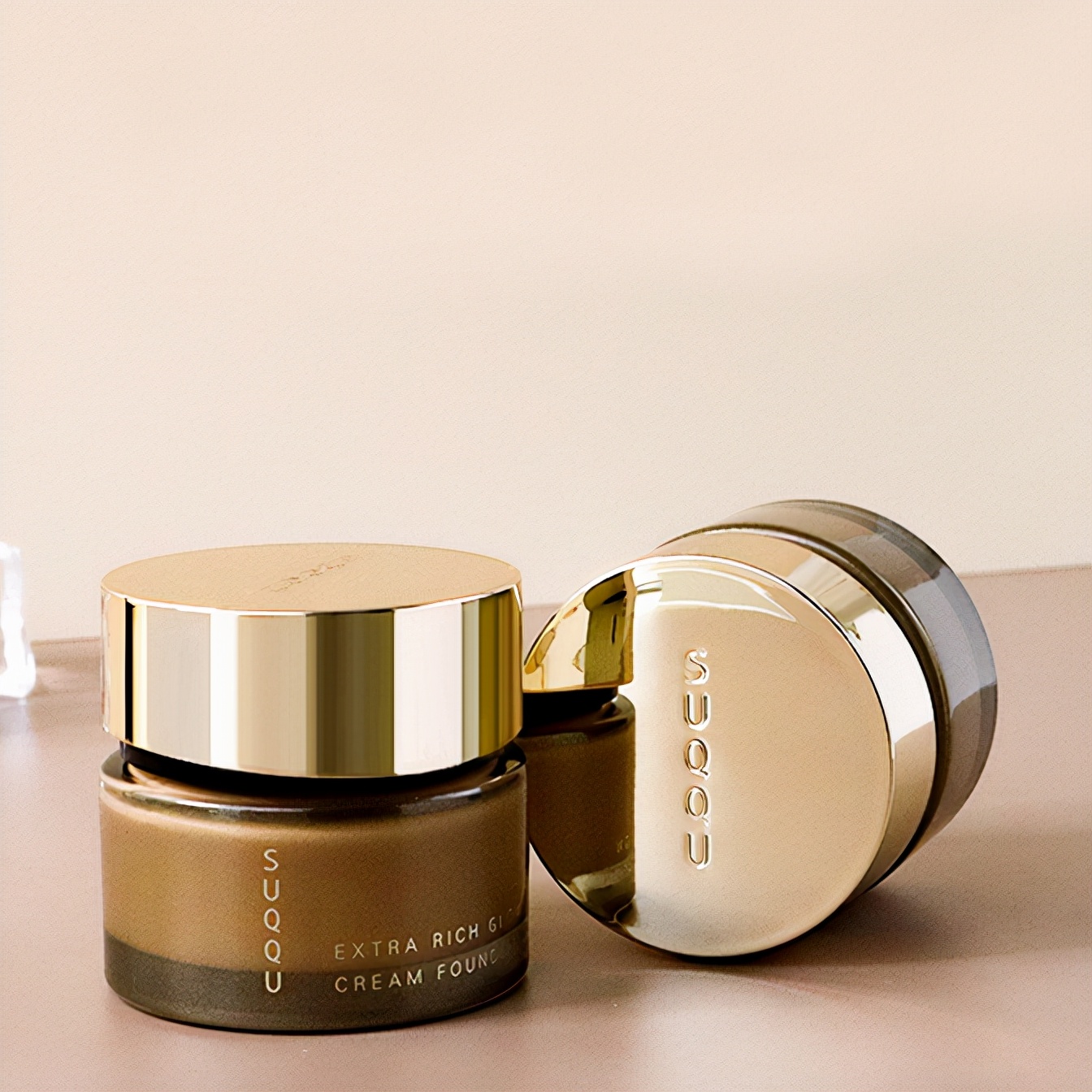 干皮粉底粗糙,适合干皮遮瑕的粉底