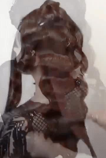 三分钟学会卷发教程,新手如何学夹子烫卷发教程