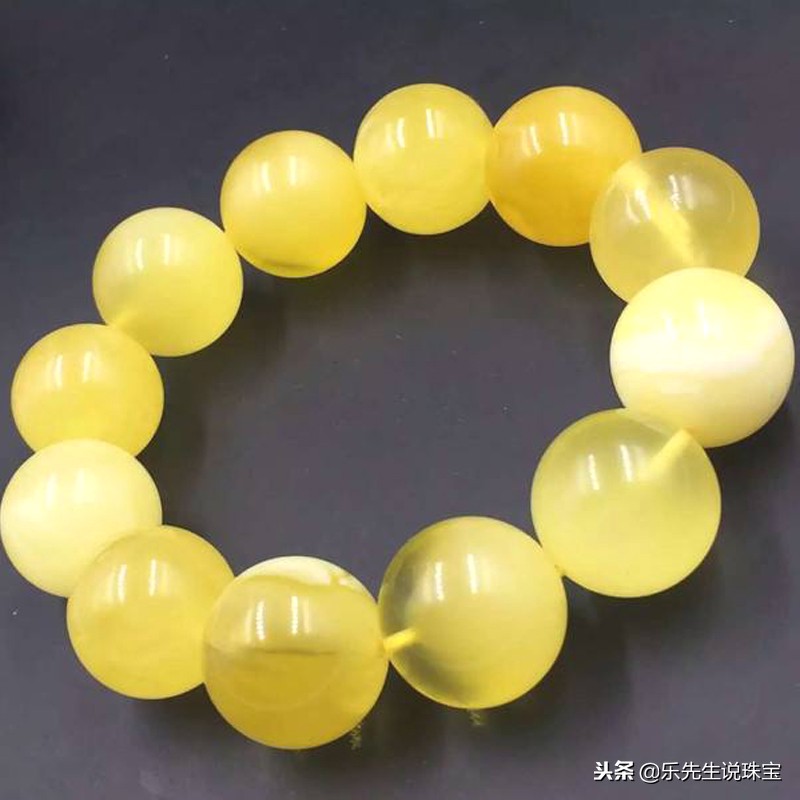 如何鉴别真假蜜蜡这方法简单有效,蜜蜡打紫光灯一定能鉴别真假吗