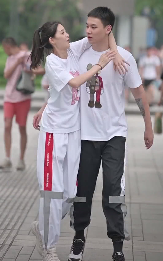 优衣库99元和39元t恤,优衣库米奇情侣t恤