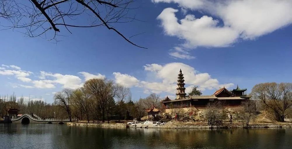 五岳北岳恒山攻略,五岳中的北岳是恒山吗