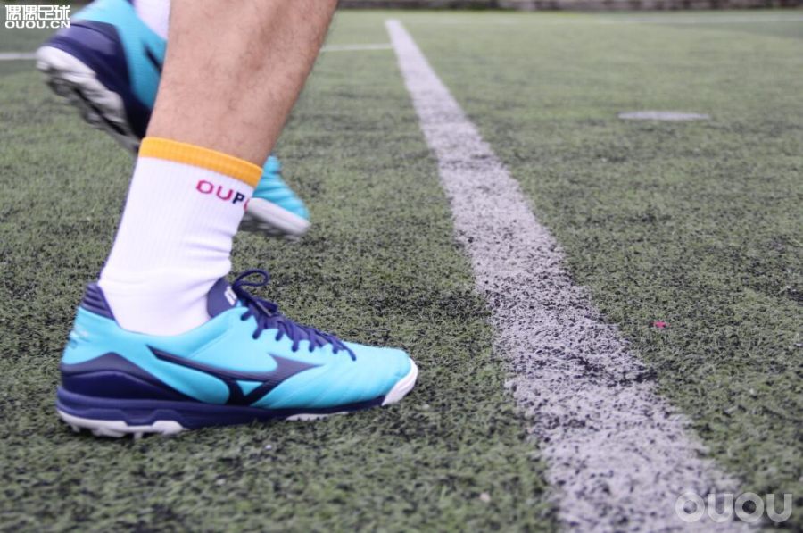 美津浓tf中端足球鞋推荐,美津浓足球鞋morelianeo3实测