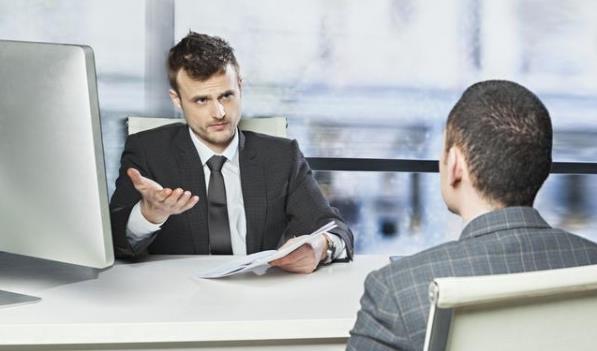 遇到一个吹毛求疵的上司该如何,办公室职场生存法则与技巧