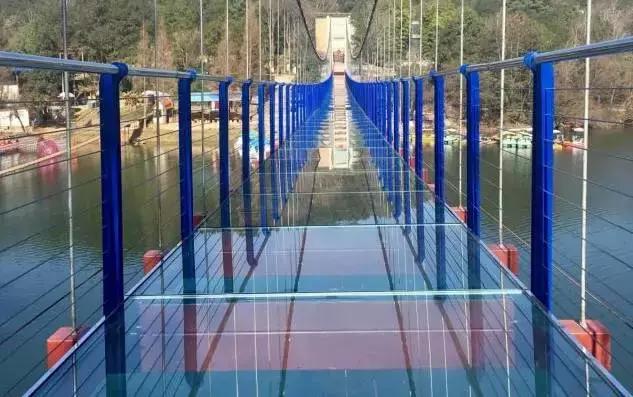 昆明玻璃栈道有哪些,昆明景点之玻璃栈道