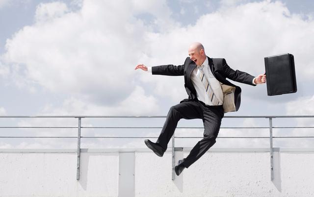 情商低不懂人情世故的表现,说话很幼稚的人有哪些表现