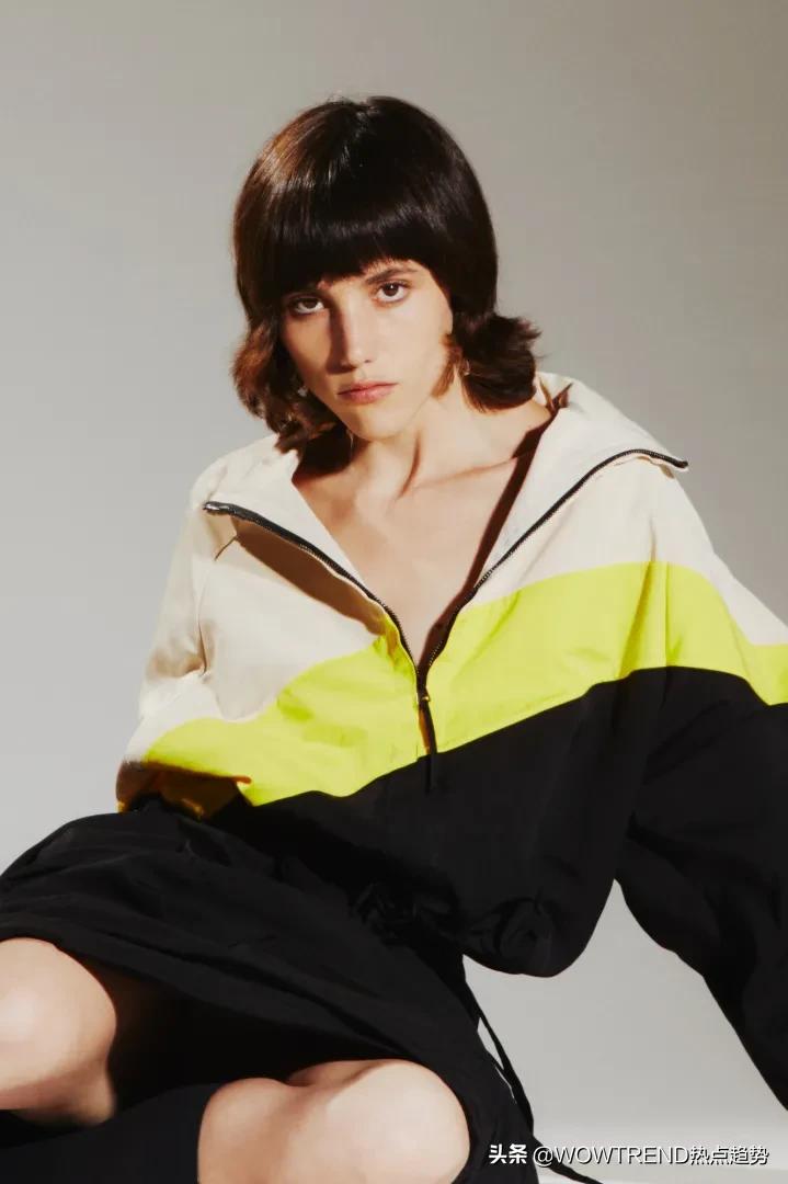 鍜枃鍤煎瓧琛ｆ湇,鍜枃鍤煎瓧2004