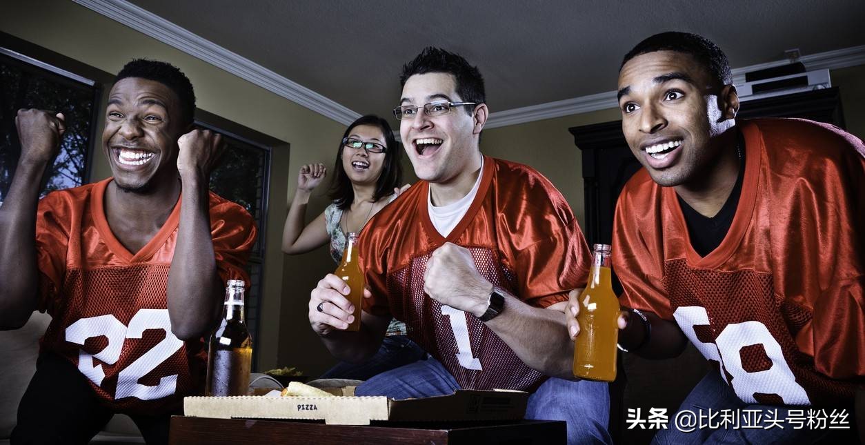 手写阵容、攒球星卡,曾经那些的看球“老习惯”还记得吗?