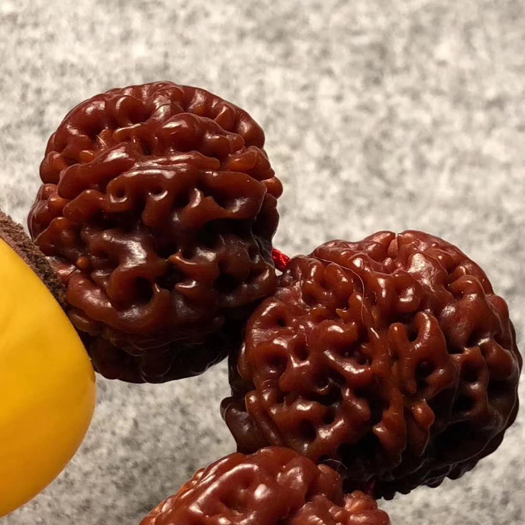 盘玩一年的金刚菩提使劲刷掉包浆,金刚菩提干刷到什么程度再上手盘