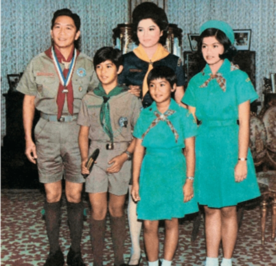 她曾获伟人世纪之吻，被称为菲律宾第一夫人，却在89岁判42年徒刑