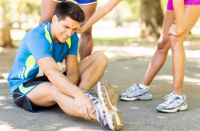 接连两次崴脚,无缘无故崴脚的预兆