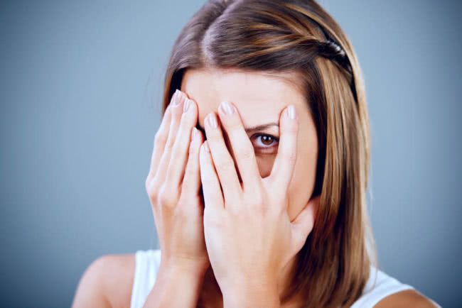 不小心揭了女生的伤疤怎么办,不小心撕掉了一块皮怎么办