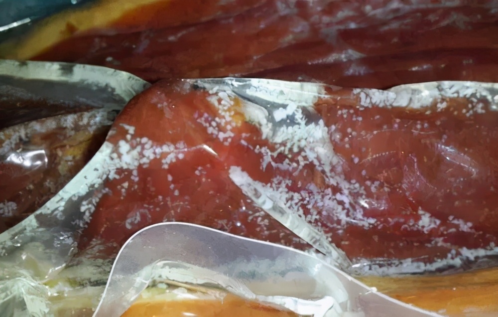 腊肉发霉了洗干净还能吃吗,腊肉发霉了洗干净了还能吃吗