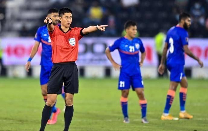 世界杯中国裁判红牌视频合集,中国裁判惊艳全球