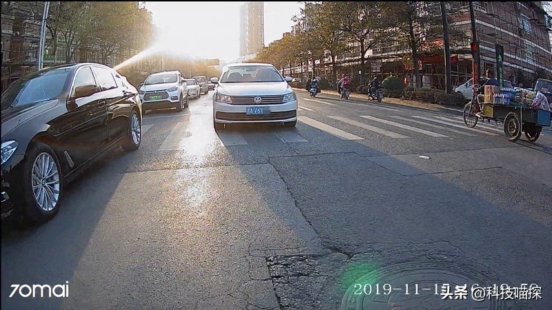 xt5流媒体后视镜怎么看行车记录仪,什么是流媒体后视镜行车记录仪