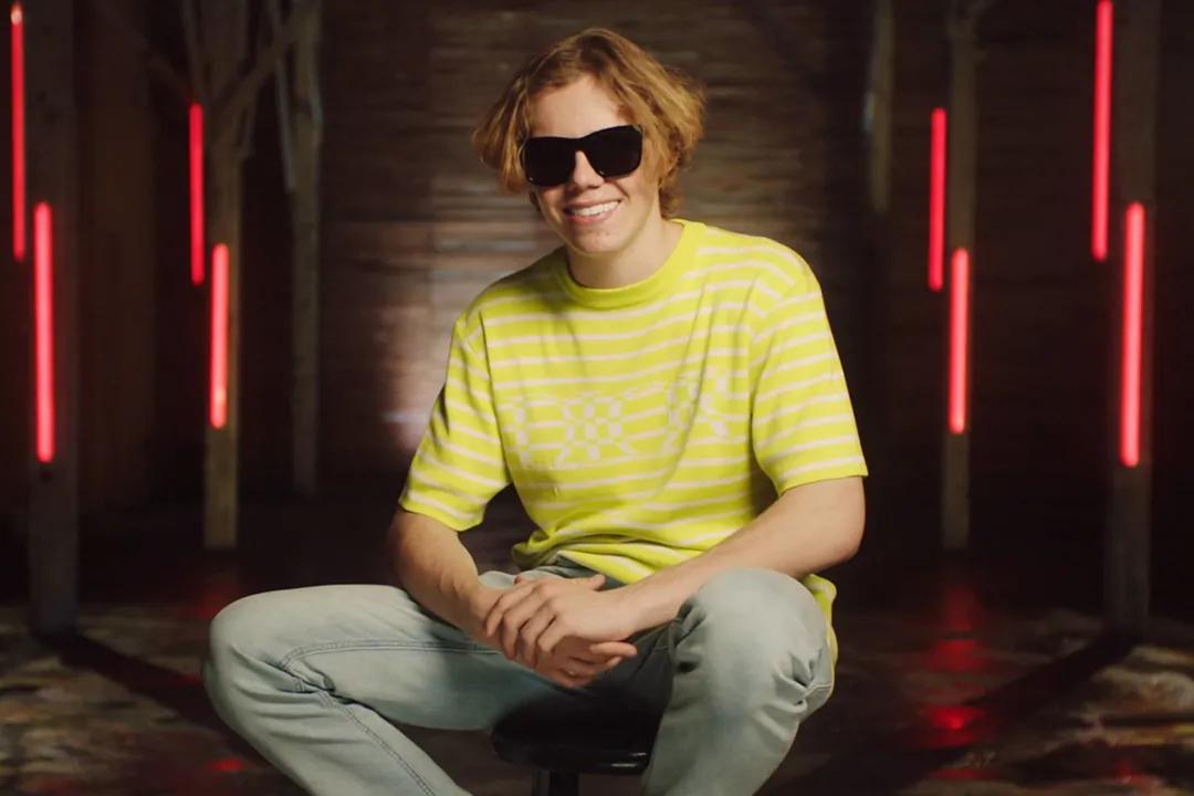 空降Billboard单曲榜冠军,17岁澳大利亚Rapper打破澳洲40年记录