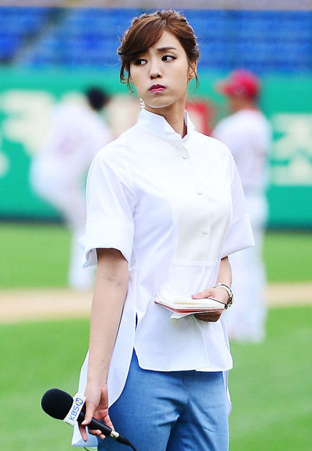 韩国女演员仁英的照片,韩国黄仁英身材