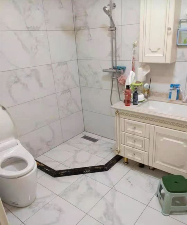 浴室的石基是预埋好还是直接粘好,预埋的石基能用几年