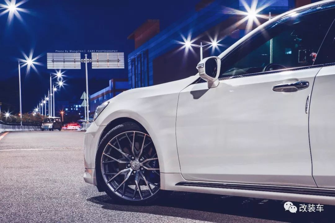 14代丰田皇冠改色,14代丰田皇冠颜值如何