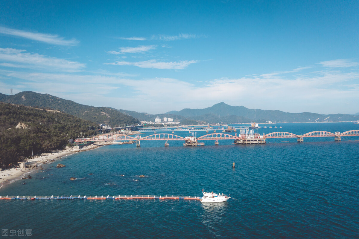 玫瑰海岸牵手奔跑,玫瑰海岸教堂婚礼