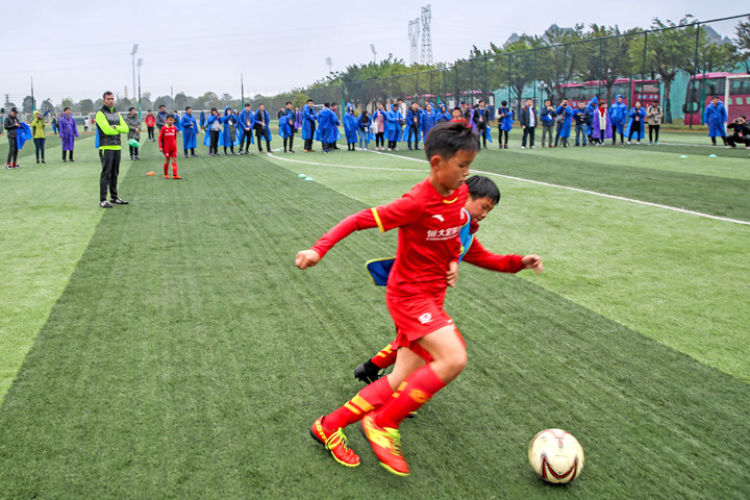 恒大足校新闻头条,恒大足校专访