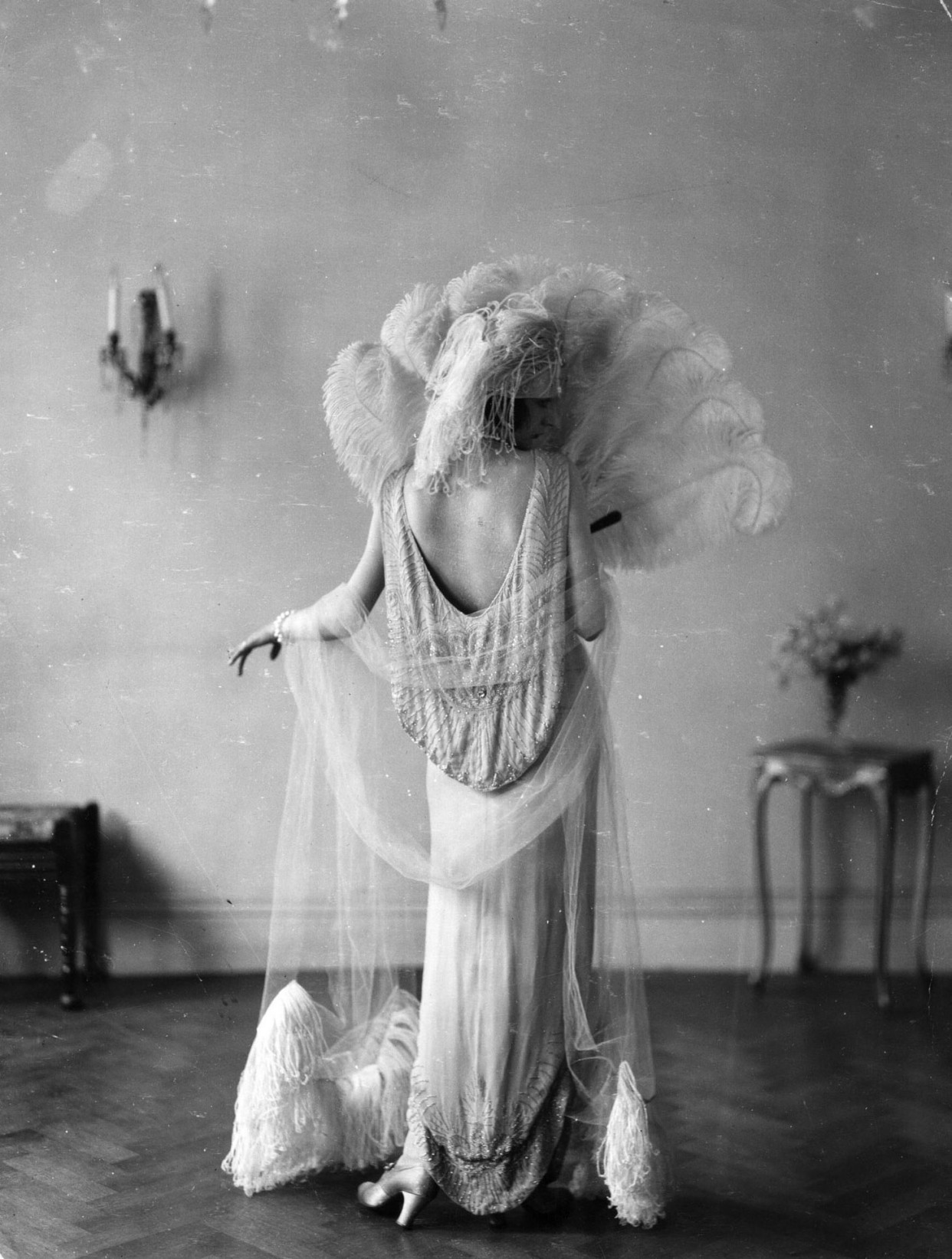 英女王高贵优雅的一生,英女王高贵气质的视频