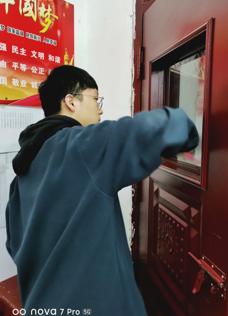 帅哥不仅仅是看的,个个是能干的