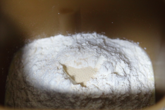 面包机一键做蛋糕,用面包机怎样能做出好吃的面包来