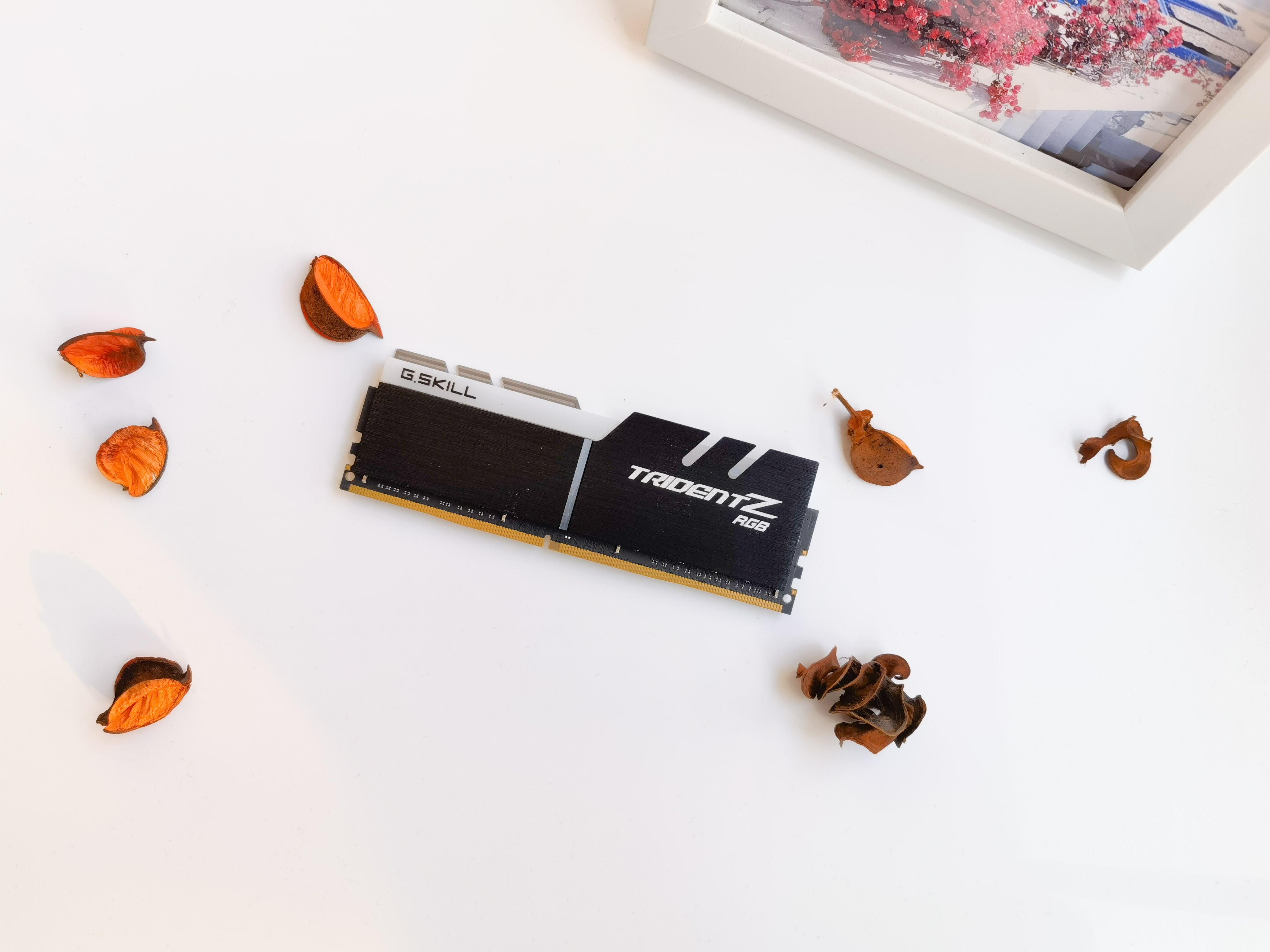 8g双通道和16g单通道内存区别大吗,13700内存单通道和双通道差别大吗