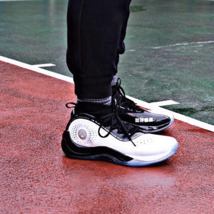 安踏篮球鞋500左右实战颜值高,颜值与实战并存的篮球鞋