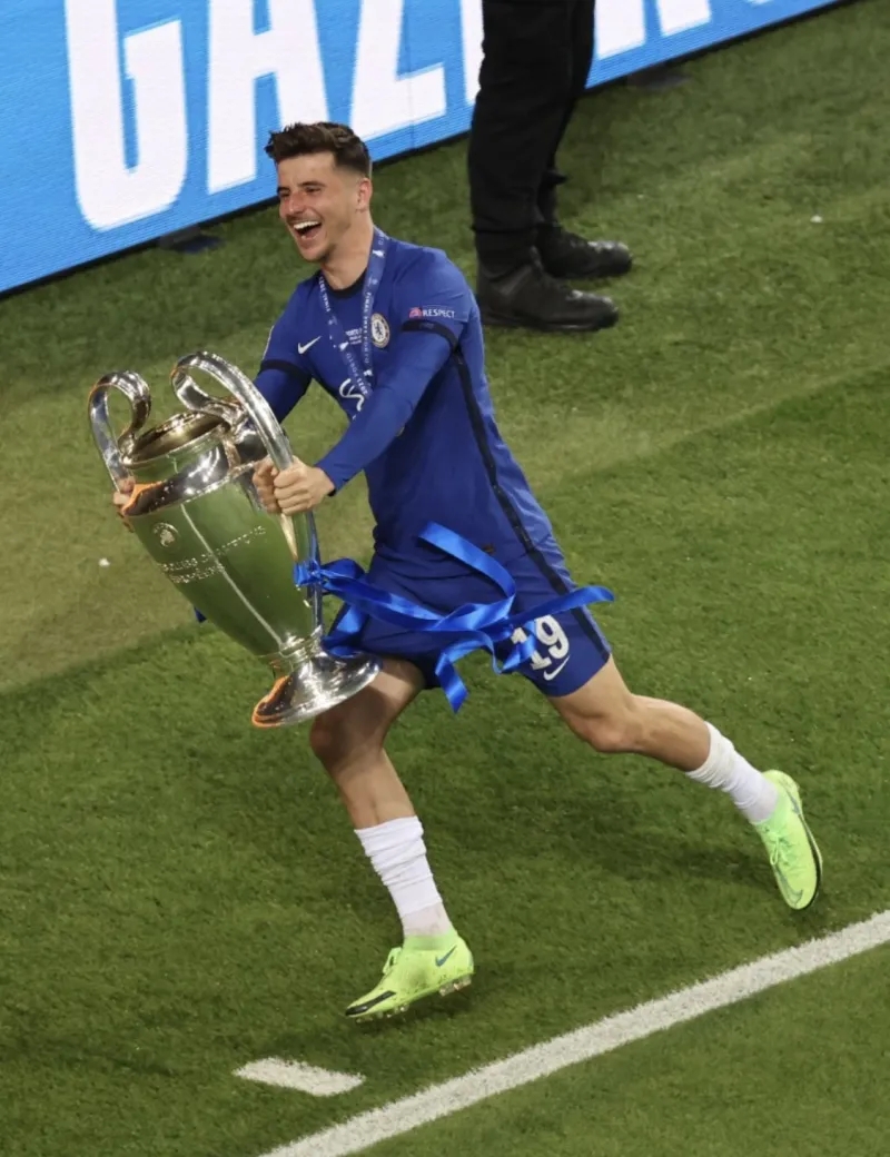 切尔西圆梦蓝军登顶欧洲冠军,切尔西时隔九年再次登上欧洲之巅