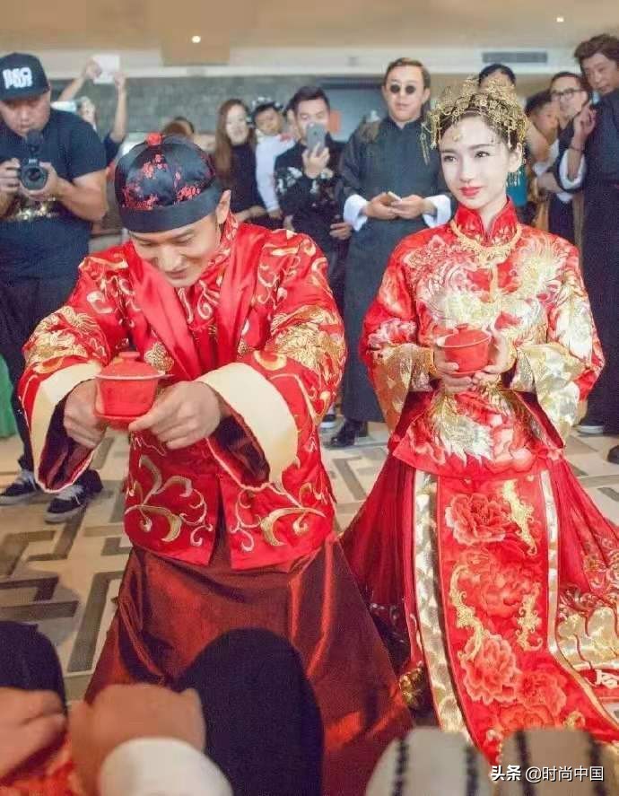 蕾哈娜现身超级碗瞬间,蕾哈娜爆单