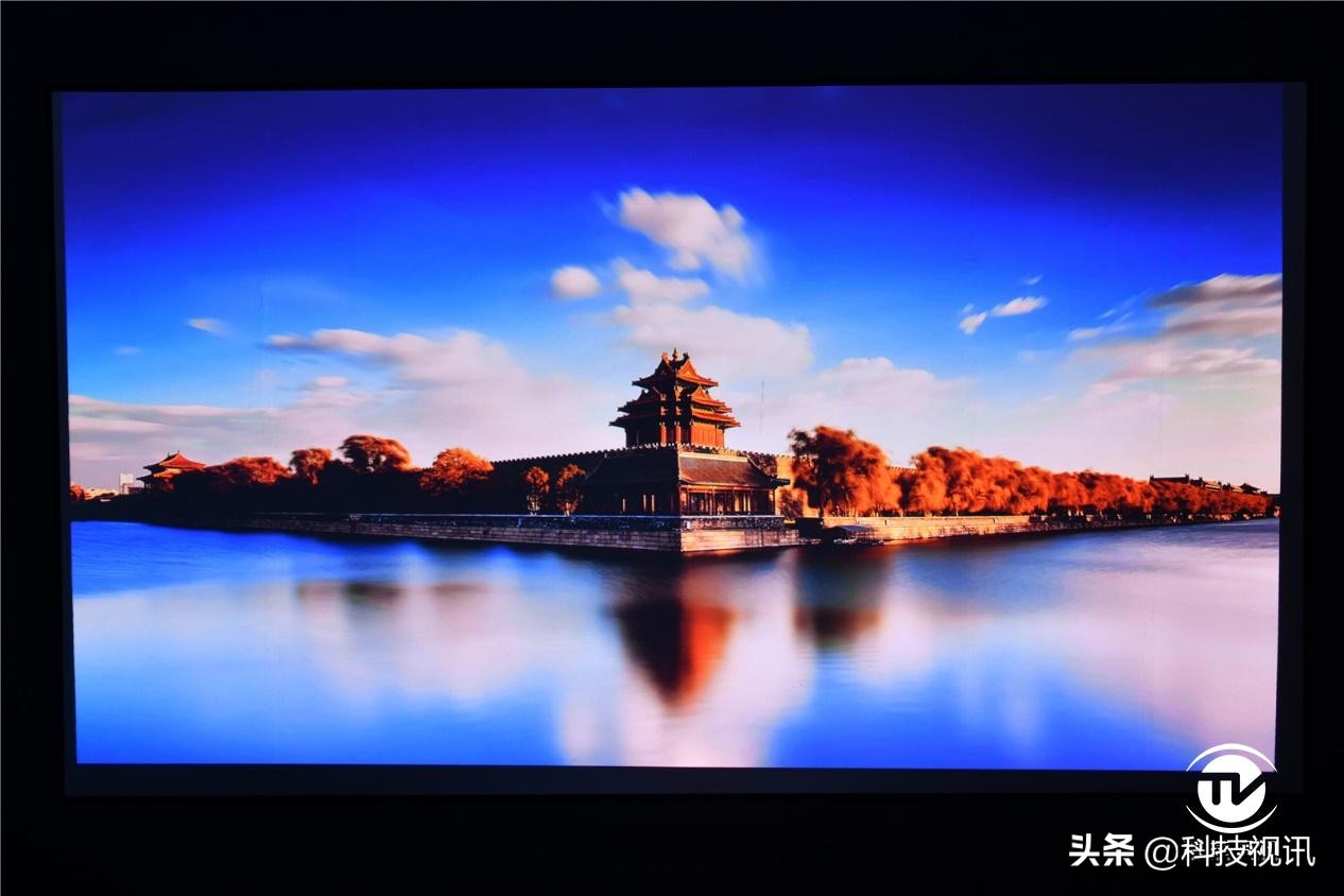 护眼便携影院高亮激光投影,流光溢彩显示器神光同步