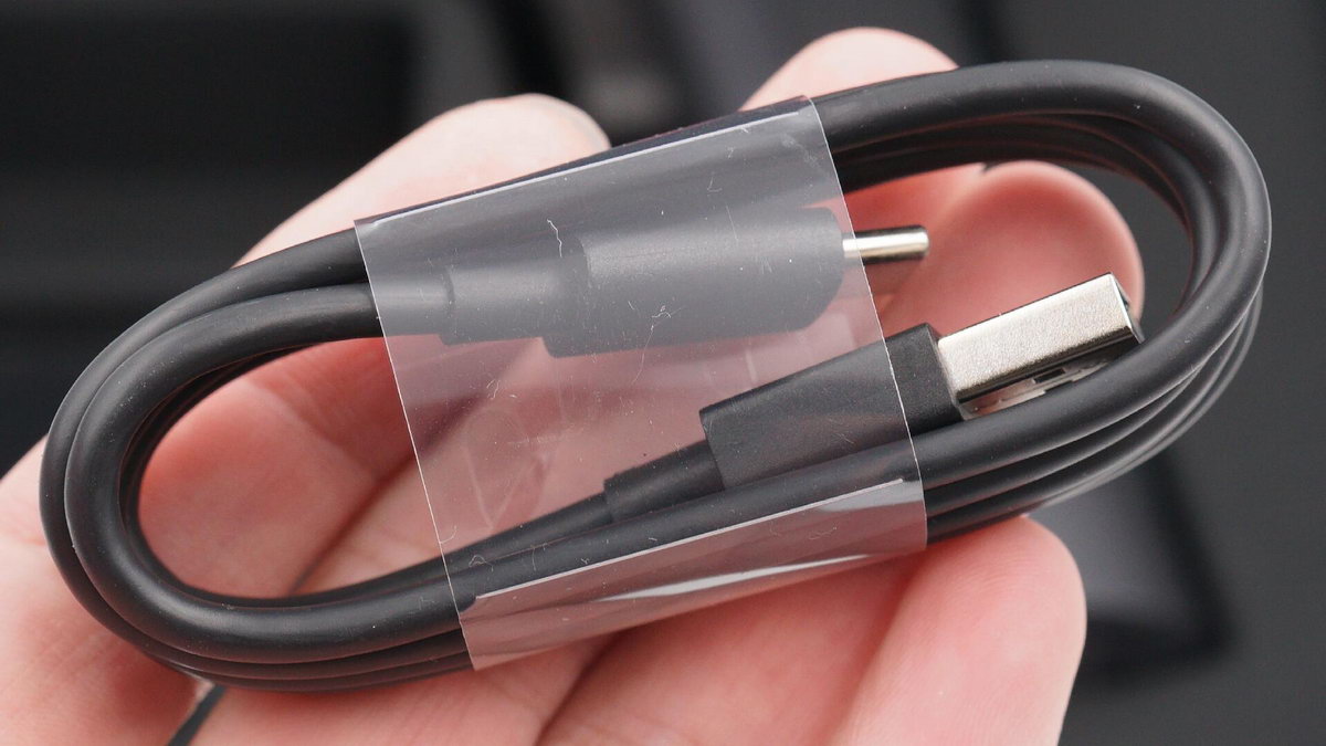 电钻拧三合一螺丝,微型手持小电钻拆解