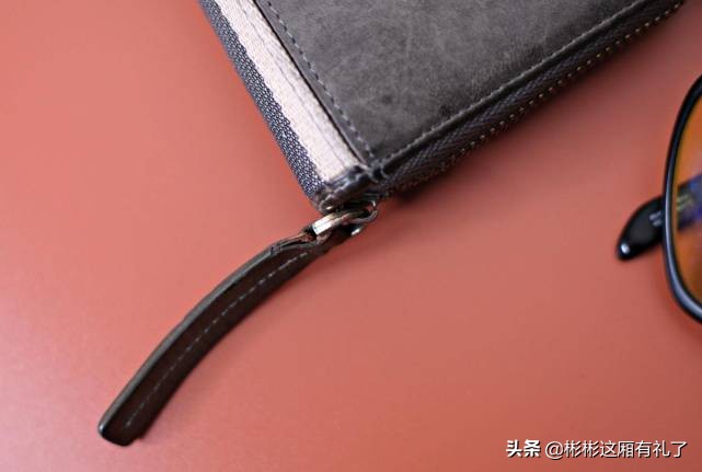 中年包包男款40到50岁翻毛皮,中年男人时尚新款休闲包