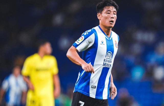 单刀不进，比门将还紧张！武磊陷入自信危机，球迷：向韦世豪学习