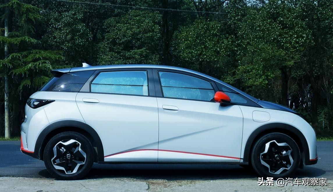 十万级纯电新选择试驾比亚迪海豚,比亚迪新能源汽车海豚试驾视频