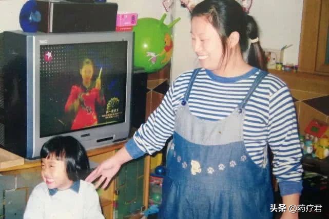 90后女体育教师健身,世界上最强壮的肌肉女体育老师