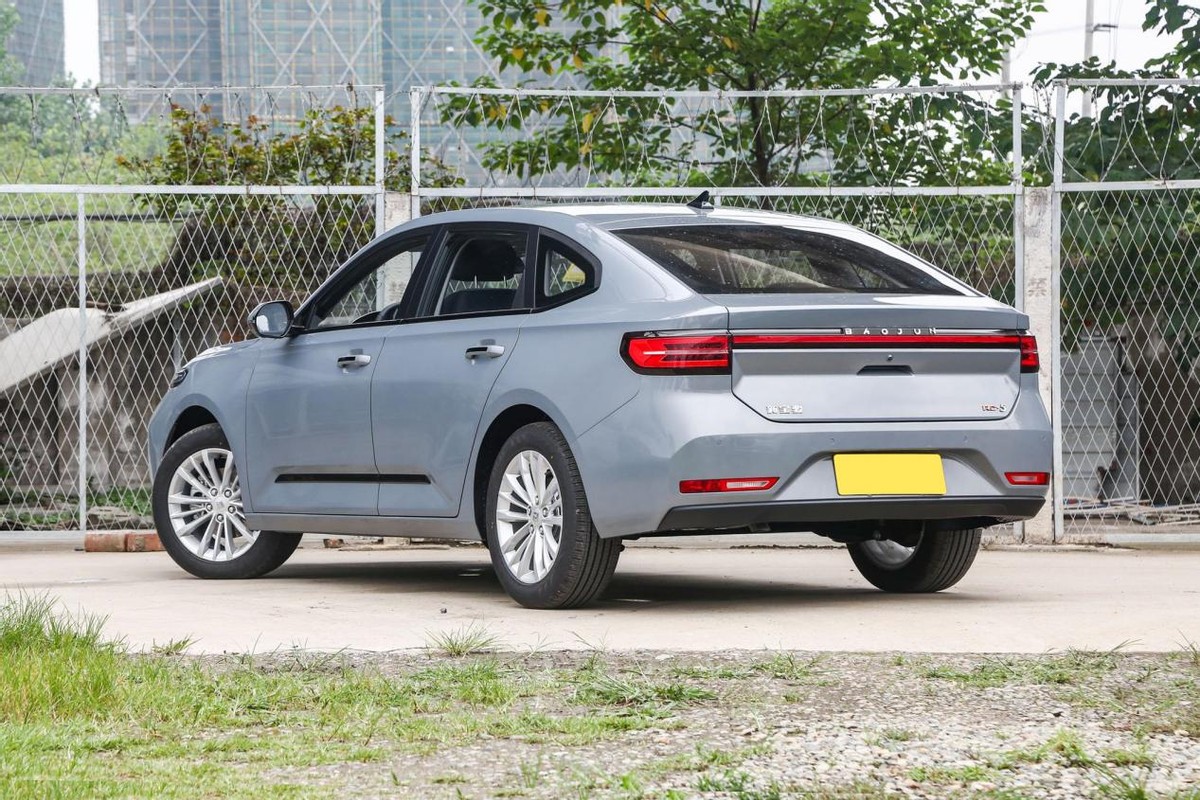 国产汽车买吉利好还是买宝骏好,长安吉利宝骏哪个车的质量好