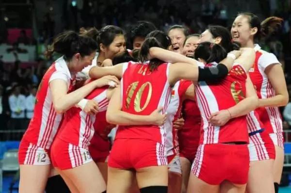 张国荣死亡档案纪实,张国荣去世梅艳芳的表现