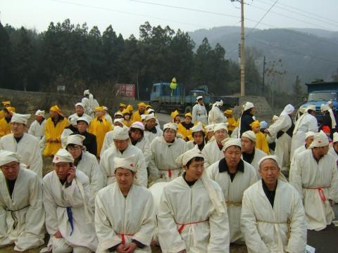 丧事亲朋好友顺序,参加亲人丧事要注意什么