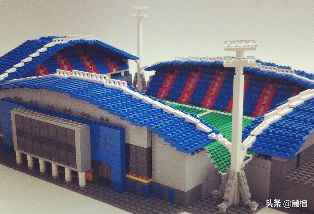 乐高曼联老特拉福德足球场,用积木拼足球球场