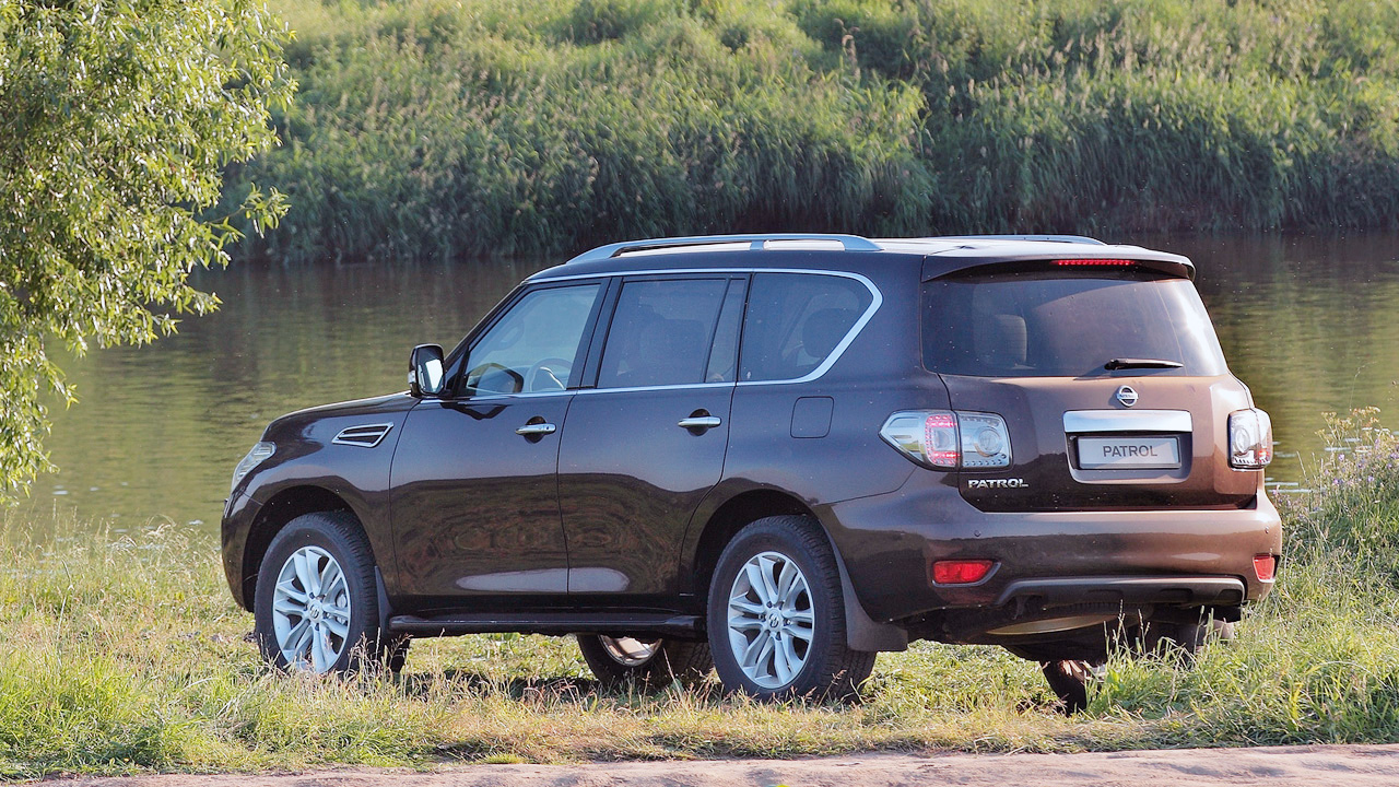 日产途乐vs丰田陆巡越野视频,日产途乐和丰田陆巡哪一款车更大