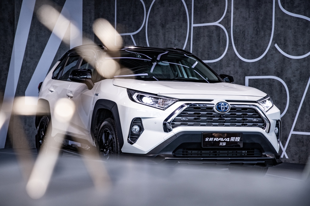 全新rav4荣放本田皓影,全新rav4荣放势不可挡惊艳登场