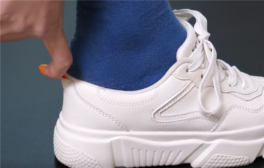 旅游鞋后面的小尾巴有啥用,鞋子后面的小尾巴作用