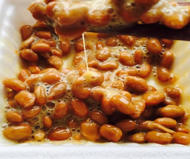 比臭脚还要臭100倍的纳豆你敢吃吗,纳豆有臭脚味怎么回事