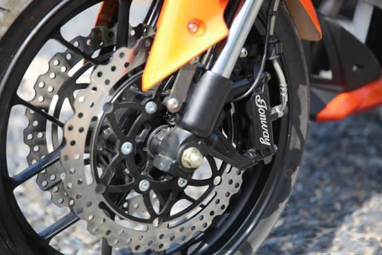 最有性价比的4缸街车,全新250四缸街车